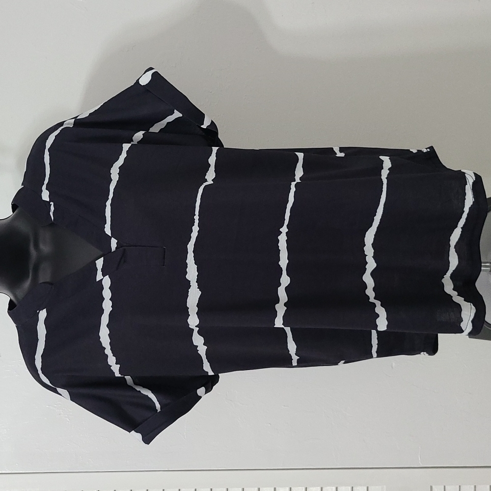 NWT M Tobrief Cotton VNeck Cuffed Sleeves Static Stripped Black/White Tshirt Top